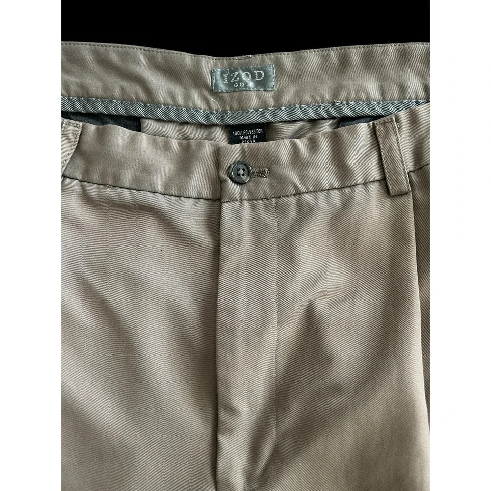 IZOD Golf Shorts Men's Size 40 taupe Beige Pleated‎ front 9